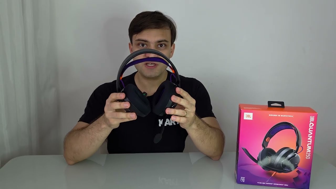 Miniatura da avaliação em vídeo de Headset Gamer JBL Quantum 250 Cancelamento de Ruído - Branco