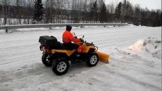 preview picture of video 'Can-Am Outlander 800 Snow Plow'