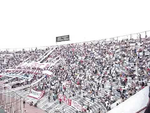 "Yo soy Quemero y te sigo siempre a todos lado" Barra: La Banda de la Quema • Club: Huracán