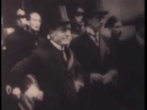 january 3 , 1925  Mussolini assumes dictatorial powers