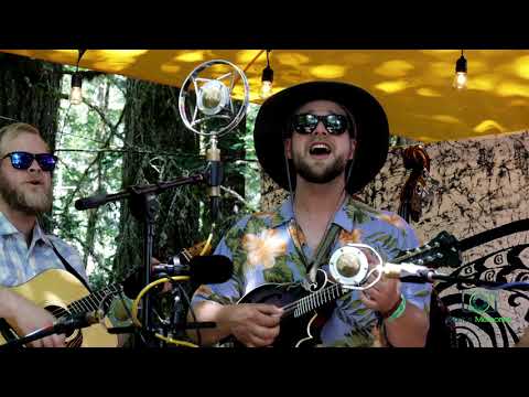 download lagu mp3 mp4 Crescendo Fly, download lagu Crescendo Fly gratis, unduh video klip Crescendo Fly