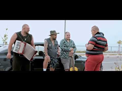 Feraru : papuci cu 6 ani mai mari (Costika)