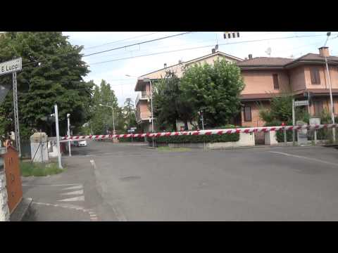 Passaggio a livello di via Mantegna in HD - Modena // Level Crossing
