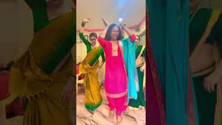 Download lagu Gomu Segtin Majha Tu Yeshil Ka #ashapoojari #vlogmusic #dance #trending #viral #vlog #follow #you mp3