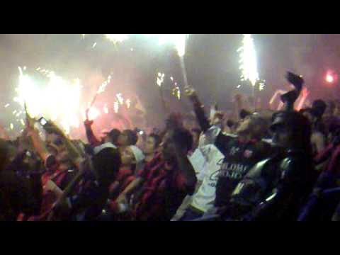 "********Se quema el gallinero!!!!!****" Barra: La 12 &bull; Club: Alajuelense