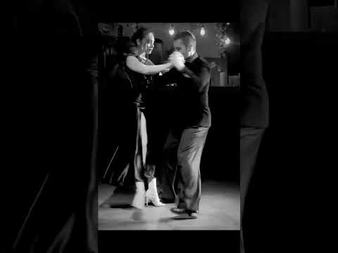 Jeannette y Leandro bailando "Dime Mi Amor" 🖤🤍 Follow @tangoexpo