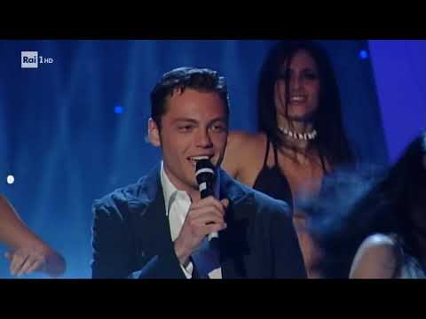 Raffaella Carrà - Carramba Che Sorpresa - Il papà dal Venezuela / Tiziano Ferro / Claudio Amendola