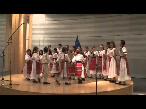 13_Colaj_Folclor_Corul de copii SUNETUL MUZICII