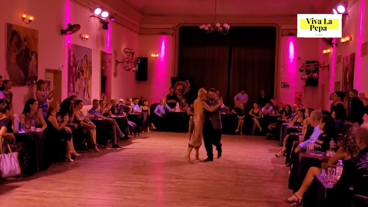 ALEJANDRA MANTIÑAN y LEANDRO GOMEZ en Viva La Pepa Milonga 2022 (1/4)