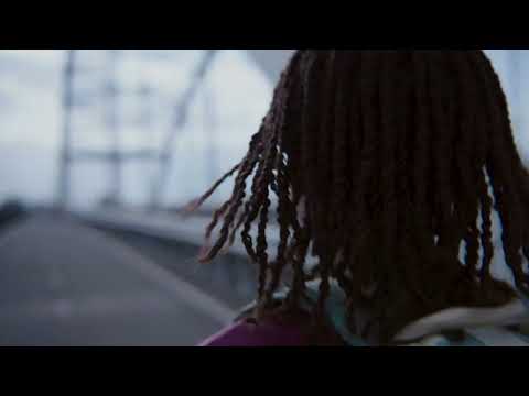 Hier om de hoek - Huis en haard - OFFICIAL VIDEO.