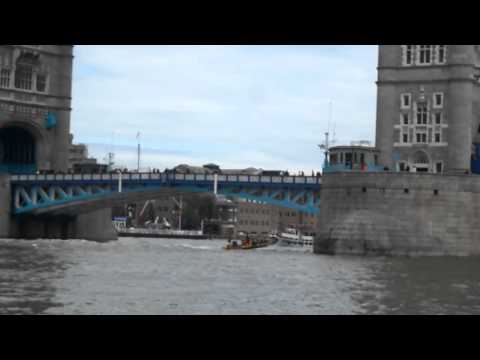 TOWER BRIDGE LONDON ENGLAND UK EUROPE GREAT VACATION DESTINATION