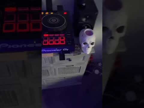 D dots mash ups - DIZZEE RASCAL JEZEBEL VS OVER VIP (JUMP UP GRIME / DNB)