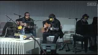 Los Secretos tocan &#39;Ojos de gata&#39; en Carrusel Deportivo. Cadena SER