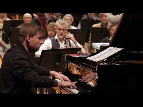 Mozart - Piano Concerto No. 22 - Kristian Bezuidenhout