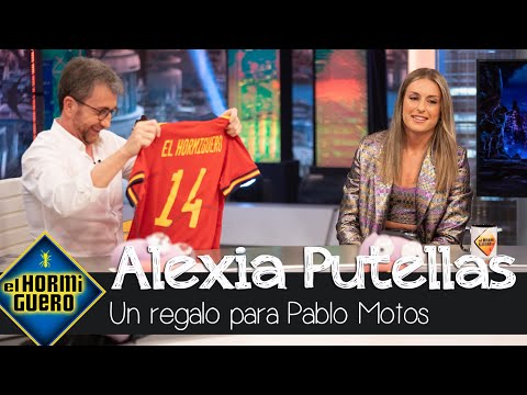 Alexia Putellas sorprende a Pablo Motos con un regalo muy especial - El Hormiguero