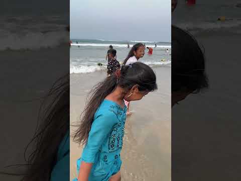 vizag beach lo Kavya, Chinnari and Rithvik are playing