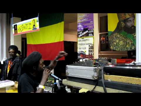 Aba Shanti-I at Teachings in Dub - Lights on!