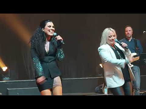 Nei eða já - Sigga Beinteins og Erna Hrönn - Eurovision tónleikar 12.05.23 Háskólabíó