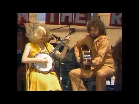 Tommy Rudley And Wendy Holcombe - Dueling Banjos