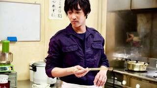 【若き日の堺雅人】究極の飯テロ！ラーメン、伊勢エビ…伝説の名作が4Kで復活／映画『南極料理人』予告編