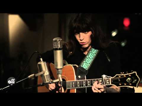 OFF STUDIO - Lou Doillon "Make A Sound"