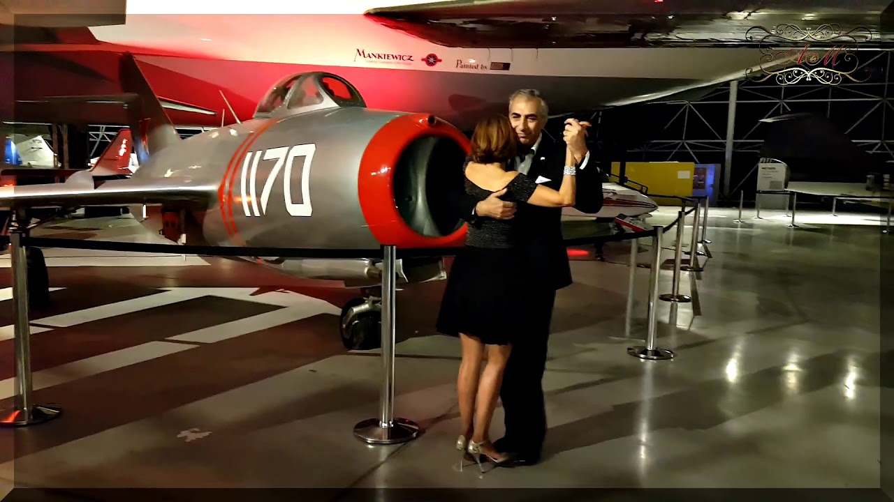 Milongueando entre aviones,  Carolina  y Carlos Neuman, Por una cabeza,  Pepe Sole