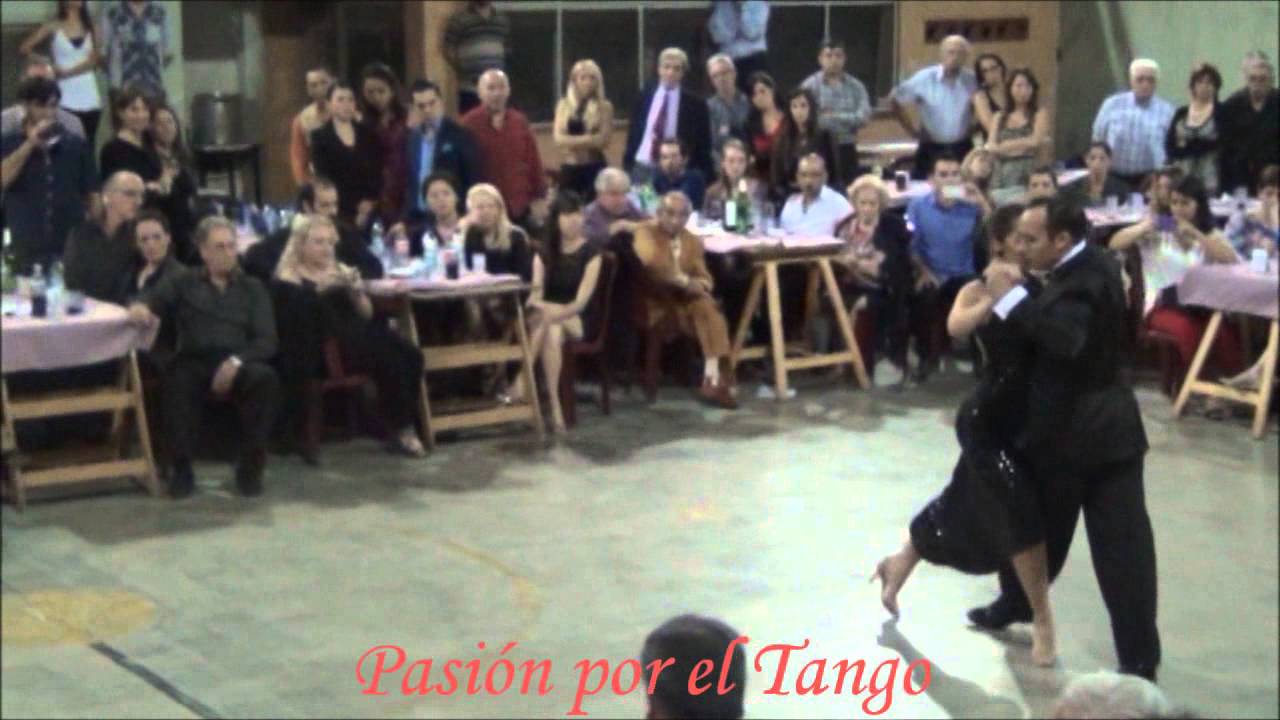 JULIANA MAGGIOLI y MAXIMILIANO CRISTIANI Bailando el Tango  TRAGO AMARGO en LA MILONGA DEL MORAN