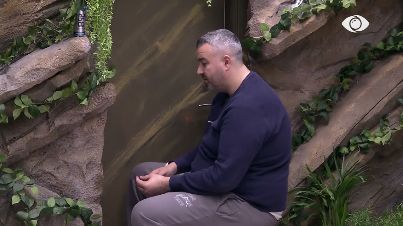 E kemi shkatërruar Mirin kur ike ti/ Juela bisedon me Rogertin nga dera