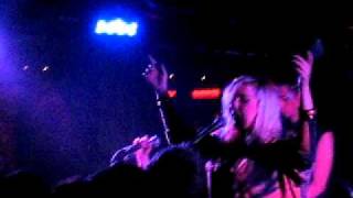 Austra - Hate Crime (Live @ Biltmore)