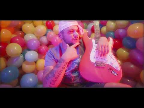 Mom4eto - iLegal  [ Official Video ]