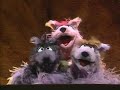 Barrio Sésamo Sesame Street Cracking Nuts European Spanish