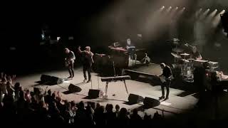 Visage Pâle Lyrics English Translation