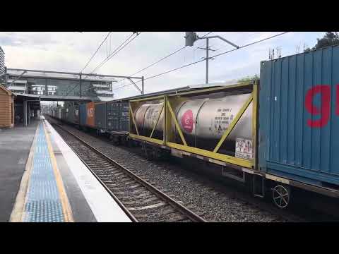 NR87 / NR61 / NR40 - 2BM4 passing Rhodes - 9/07/24