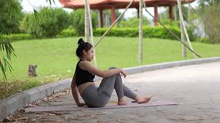 Download lagu Outdoor yoga session with Lucia - today's workout focuses on the back and hamstrings! mp3 Download lagu Outdoor yoga session with Lucia - today's workout focuses on the back and hamstrings! mp3