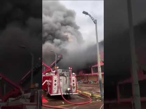 Edificio se desplomo por incendio en Guayaquil provincia del Guayas