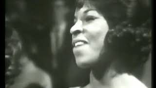 Martha &amp; The Vandellas - Dancing In The Street (1964)