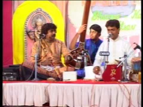 Pravin Godkhindi - Jayateerth Mevundi - Jugalbandi, Brindavani sarang.mpg