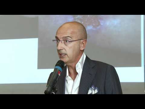 Nuoto con dolore al collo Giunto informe nei neonati