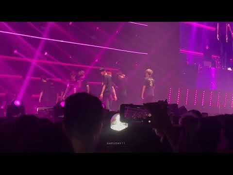 180804 WANNA ONE(워너원) - Light at Wanna-One World Tour ‘ONE:THE WORLD’ in Bangkok