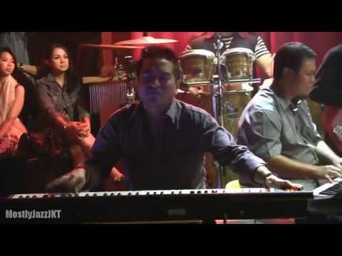 Glenn Fredly Tribute to Christ Kayhatu - Liri Kau Yang Ceria @ Mostly Jazz 26/06/14 [HD]