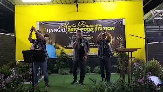 Download lagu 'Pak Pung Pak Mustafe' live @2by2 Reunion mp3 Download lagu 'Pak Pung Pak Mustafe' live @2by2 Reunion mp3