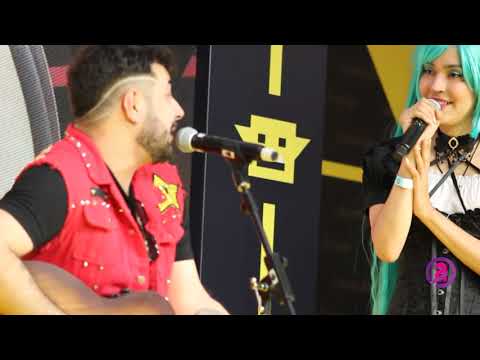 Raphael Rossatto canta "Vejo enfim a luz brilhar" ao vivo em evento