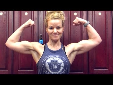 43 years young biceps woman Wendy Hammer - Female muscle
