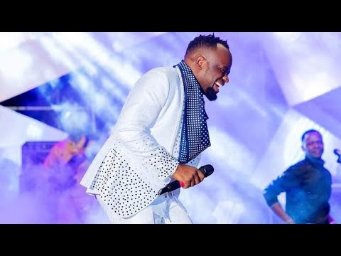 Davido Lutalo performs  Barbie Kyagulanyi's request 'Mubi Mubi'