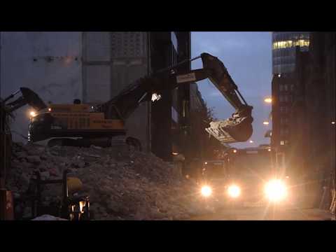 Excavator Volvo EC 700 load truck