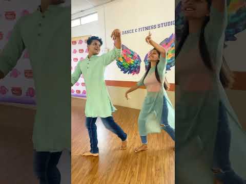 6 step Dodhiya/Garba with hand movement 🕺 #garba #dodhiya #learngarba #newgarbastyle #howtogarba #ct