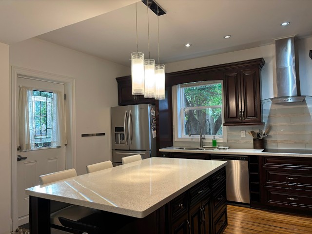 Luxury 2-Bedroom Apartment for Rent – The Beaches, Toronto in Long Term Rentals in City of Toronto