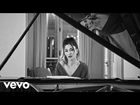 Vernis Rouge - La Fille (Version Orchestrale) (Clip officiel)