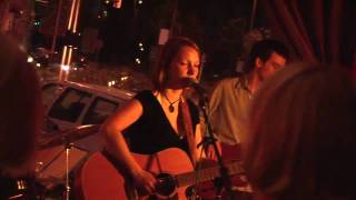 Ella Hayes and the Homecomings live @ 