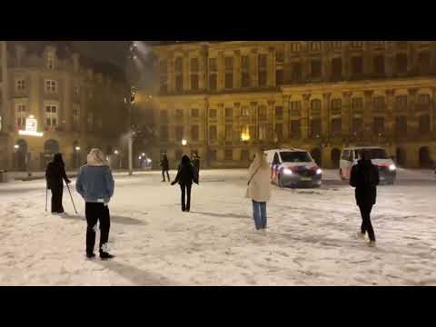 A big fight between police and the people of Amsterdam. A snowball fight that is.